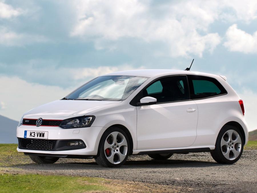  Volkswagen Polo GTi 2010 года  (UK) (фото 9 из 11)